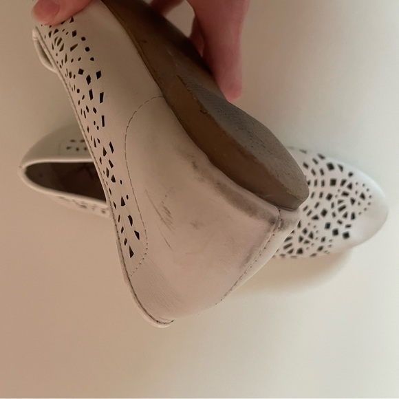 💚3/$15💚 KATE & MEL | Size 38 | white cut out pattern ballet slippers/ loafer - Picture 5 of 5